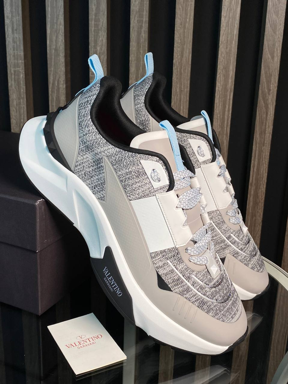 Кроссовки Valentino