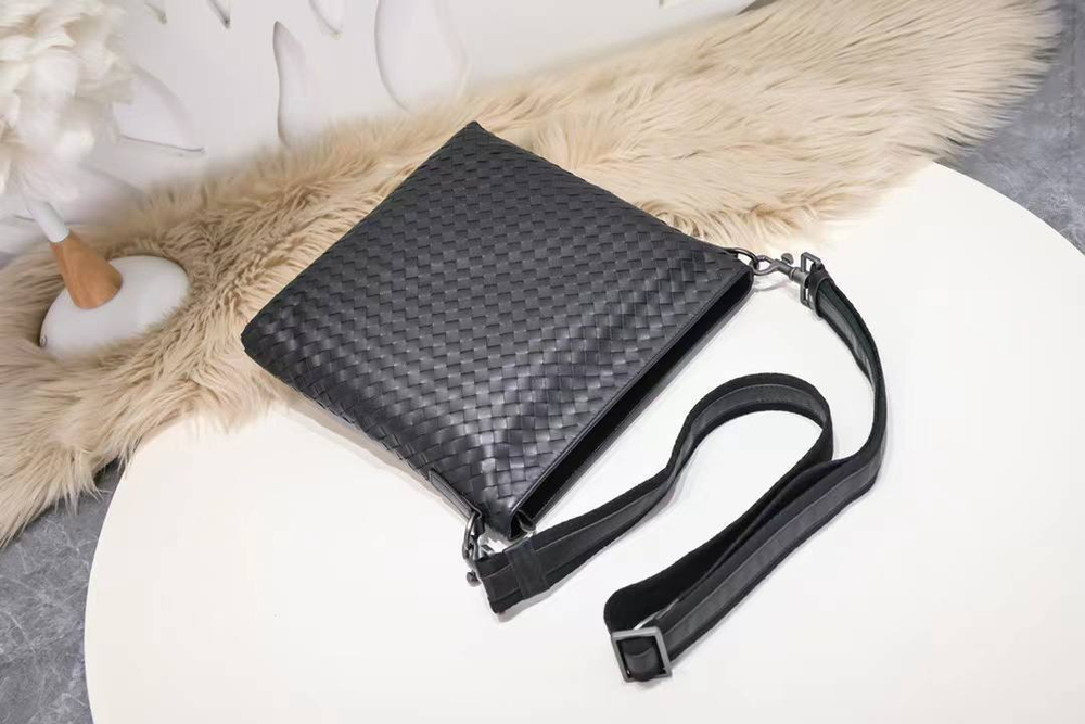 Сумка-мессенджер Bottega Veneta