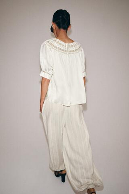 ZARA БЛУЗА С КОРОТКИМИ РУКАВАМИ И КРУЖЕВОМ — ZW COLLECTION, БЕЛЫЙ