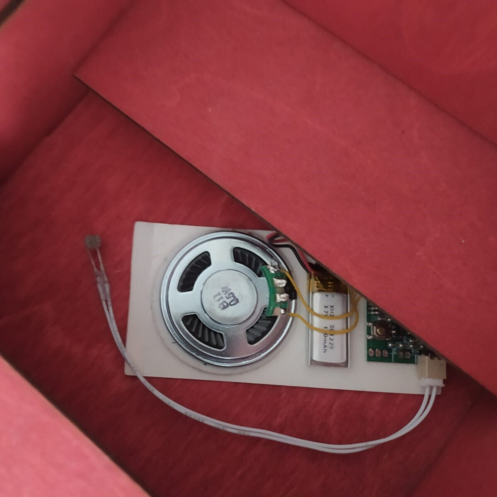 Музыкальная шкатулка с ЛЮБОЙ ВАШЕЙ МЕЛОДИЕЙ, именем и гравировкой / печатью под заказ, размер 15х9х7 см