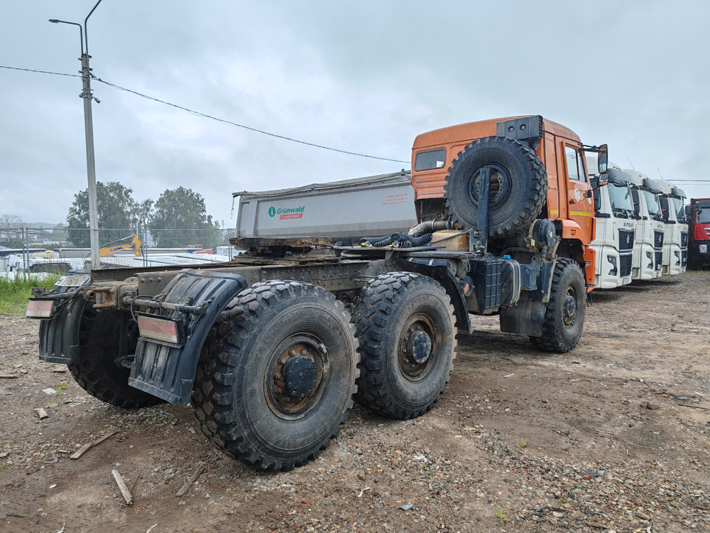 КамАЗ 65221 6x6 Седельный тягач 65221-53 (Дизельный, 11,8 л, 400 л.с., МТ)