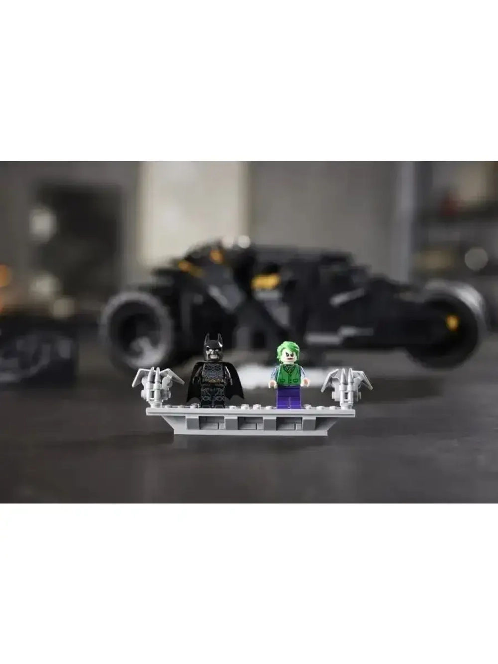 Конструктор Супер герои Бэтмобиль 2049 деталей 83663