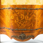 Витрина в дворцовом стиле