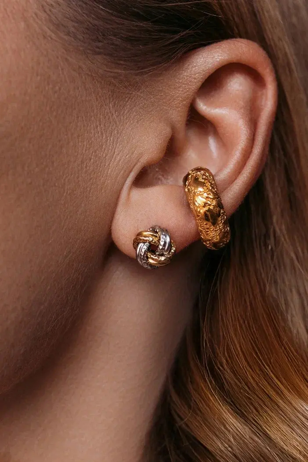 Кафф "Кружевной бублик" в золочении