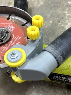 Пылеотвод усиленный с зажимами для болгарки 125, 115, 150. Пылеуловитель для УШМ. Насадка для сбора пыли.