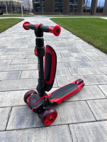 Самокат-беговел со светящимися колёсами 3 в 1 Scooter Micar Moby Black-Red