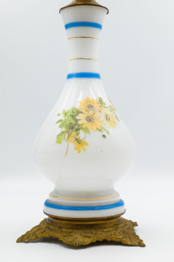 [В рабочем состоянии] Лампа керосиновая. Стекло, гутная работа, латунь, ропись ручная. Германия, 50-