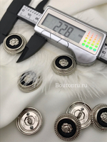 Пуговицы серебристые с розой и черной серединкой