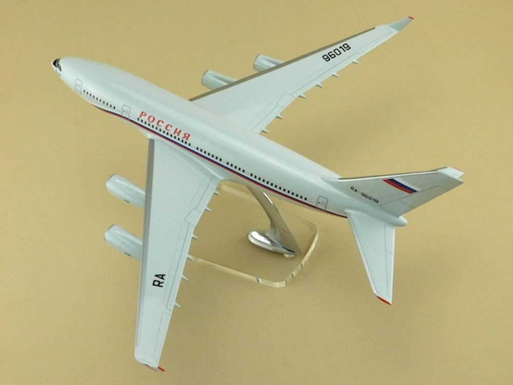 Модель самолета Ил-96-300 (М1:144, СЛО Россия)