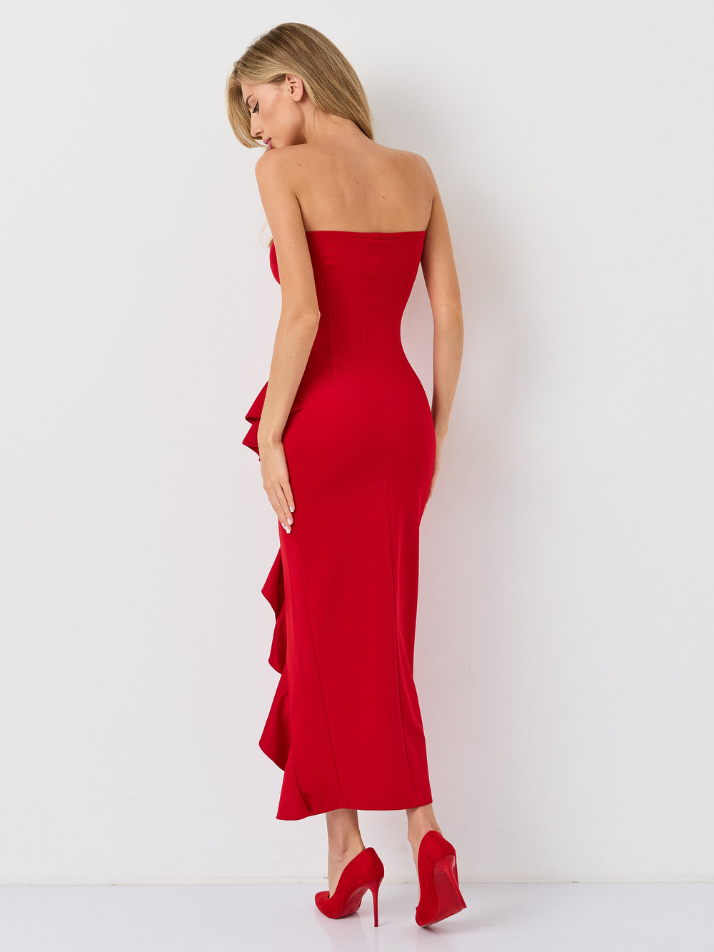 Платье длинное с воланом