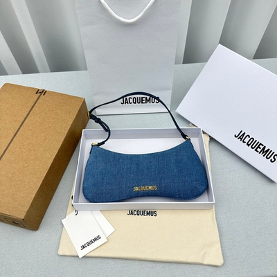 Jacquemus Le Bisou 27 cm