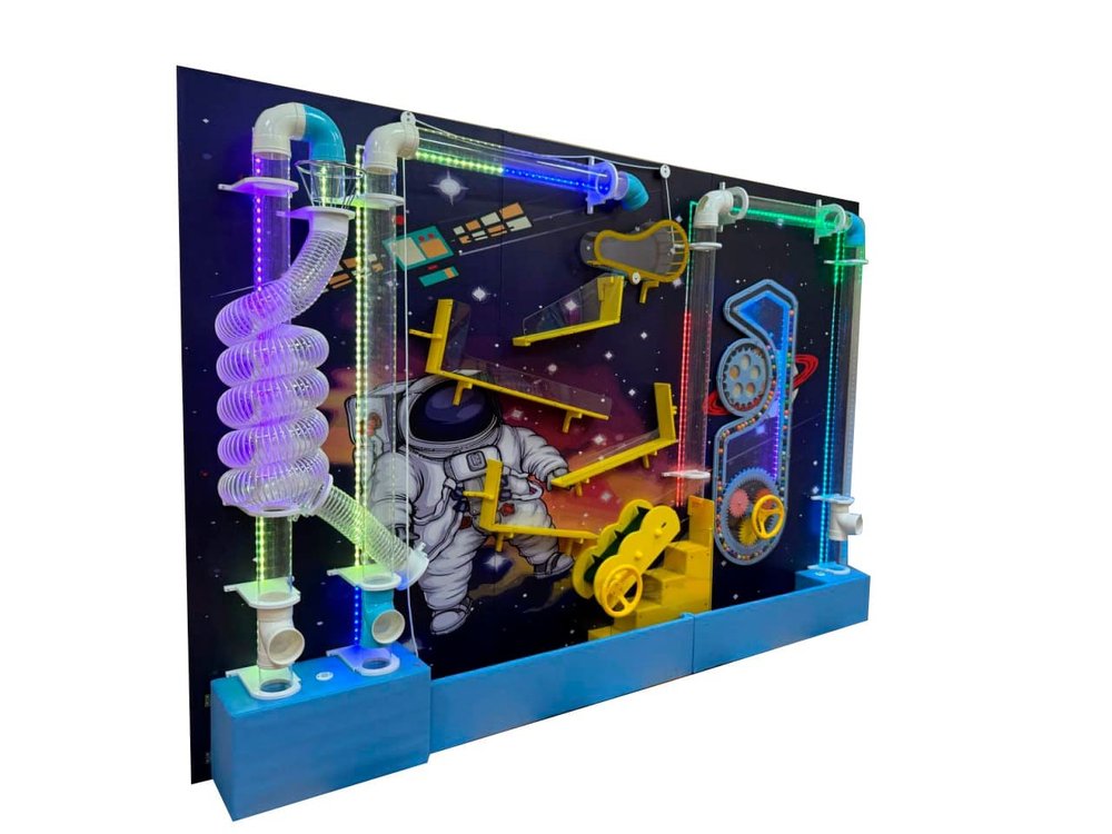 Детская интерактивная стена «АэроЛабиринт»