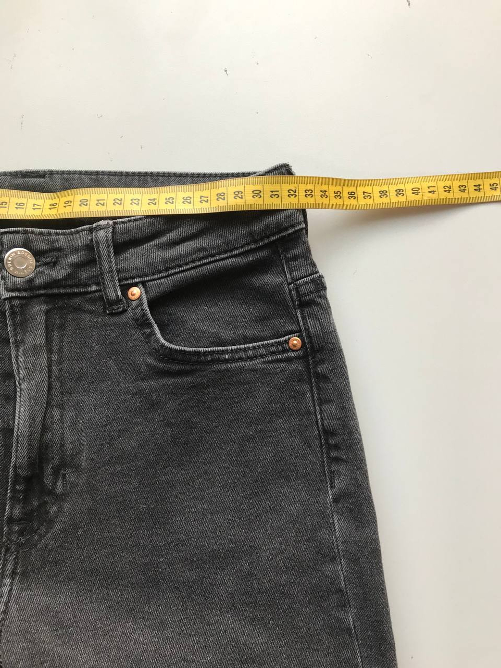 Джинсы H&M стильные, маркировка 34, визуально на 40 размер