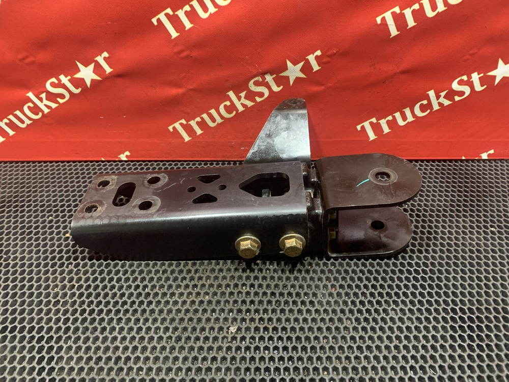 Кронштейн передней подвески кабины 2023г.