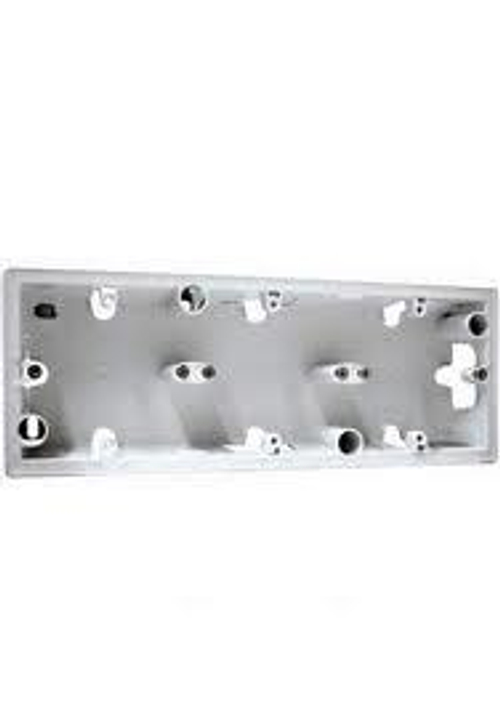 776183 Коробка для накл. монтажа 3 поста, белый Valena