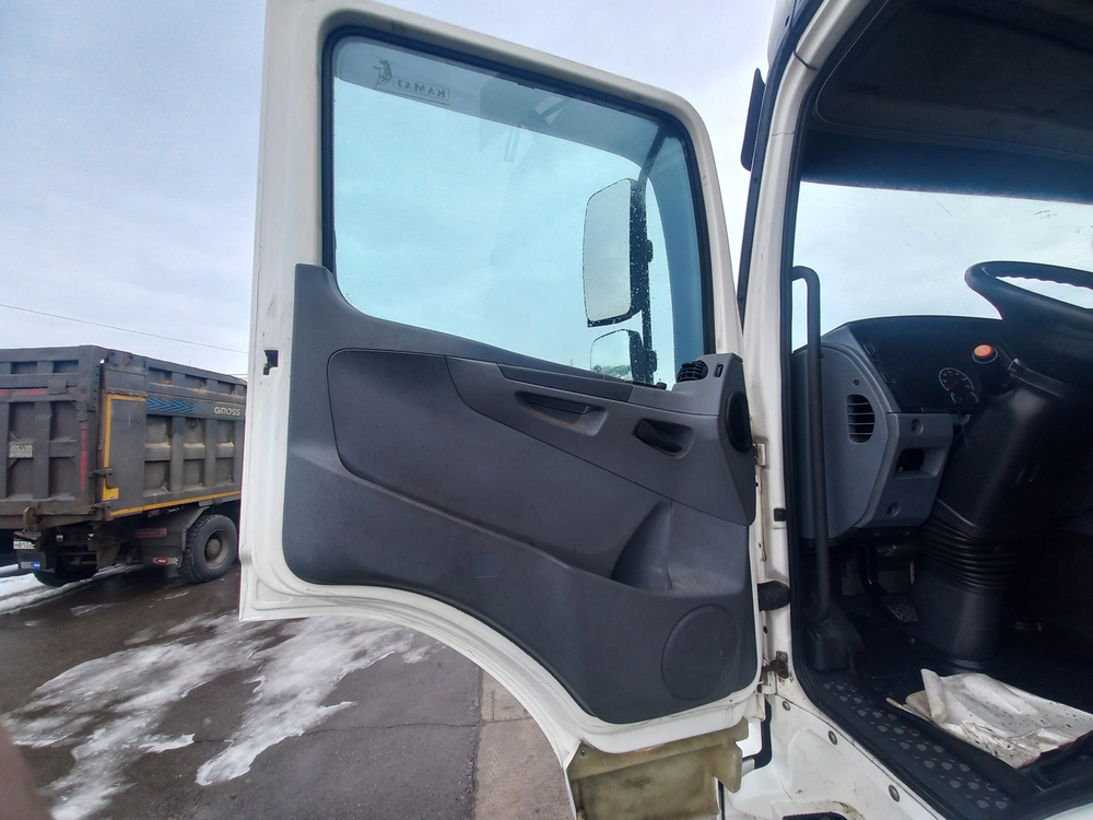 КамАЗ М1840 4x2 Седельный тягач 5490-S5 (Дизельный, 12,0 л, 401 л.с., МТ)