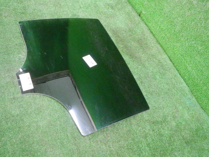 Стекло двери заднее левое Mercedes GLC C253 16-23