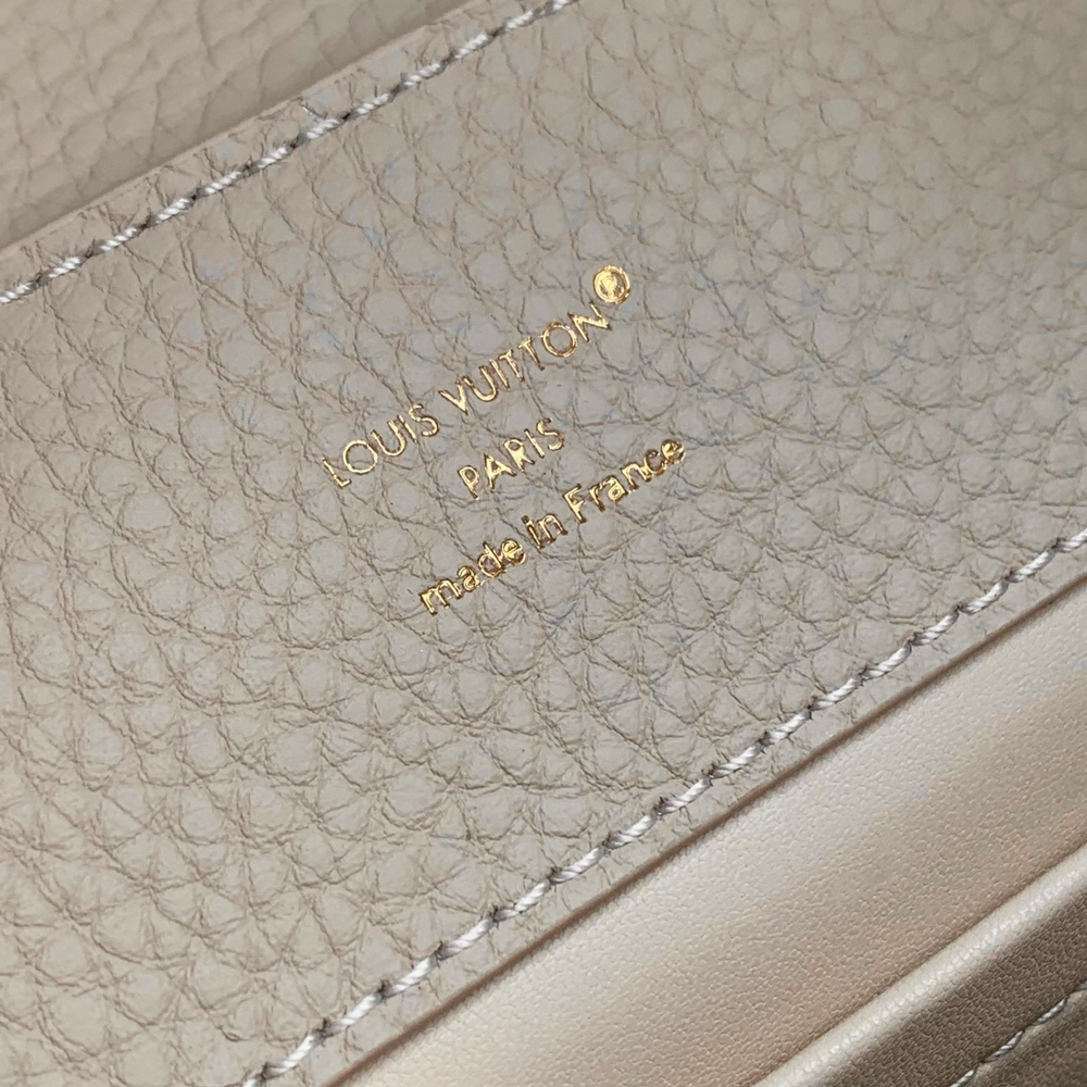 Louis Vuitton Capucines BB