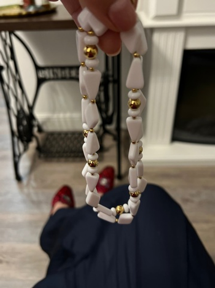 Бусы Trifari белый с золотом