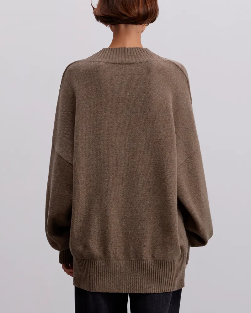 Свободный джемпер из шерсти песочный