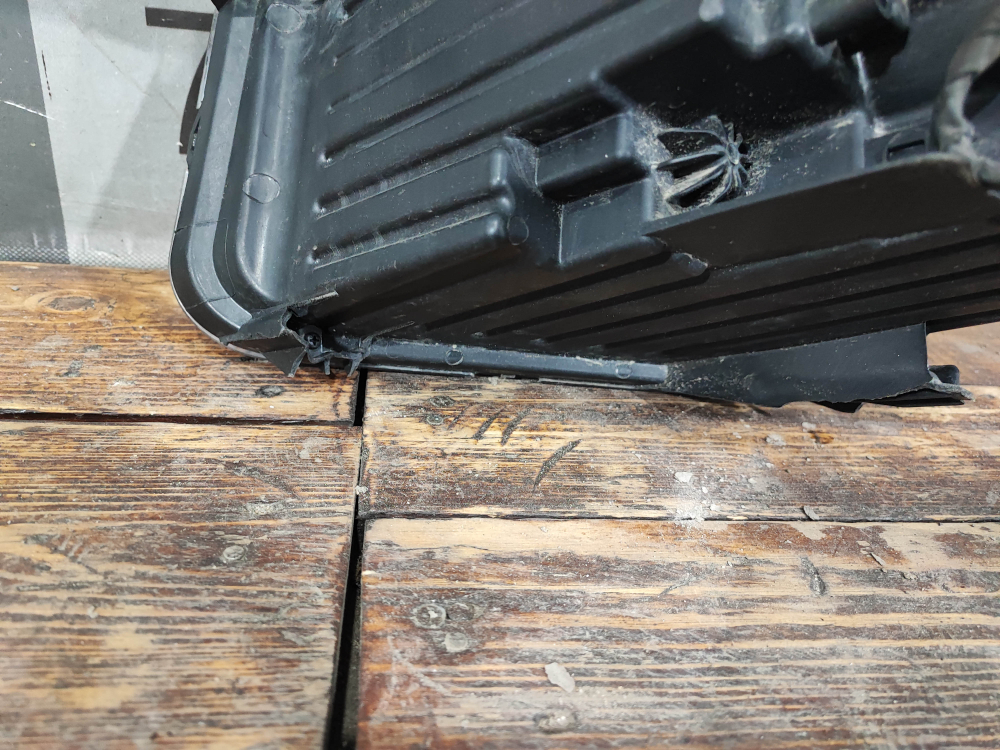 Фара правая LED Changan UNI-T 20-нв Б/У Оригинал S202F2805010401