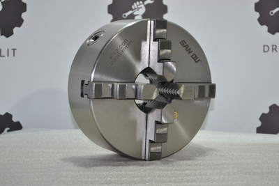 Токарный патрон К12-200 мм, четырехкулачковый, самоцентрирующийся