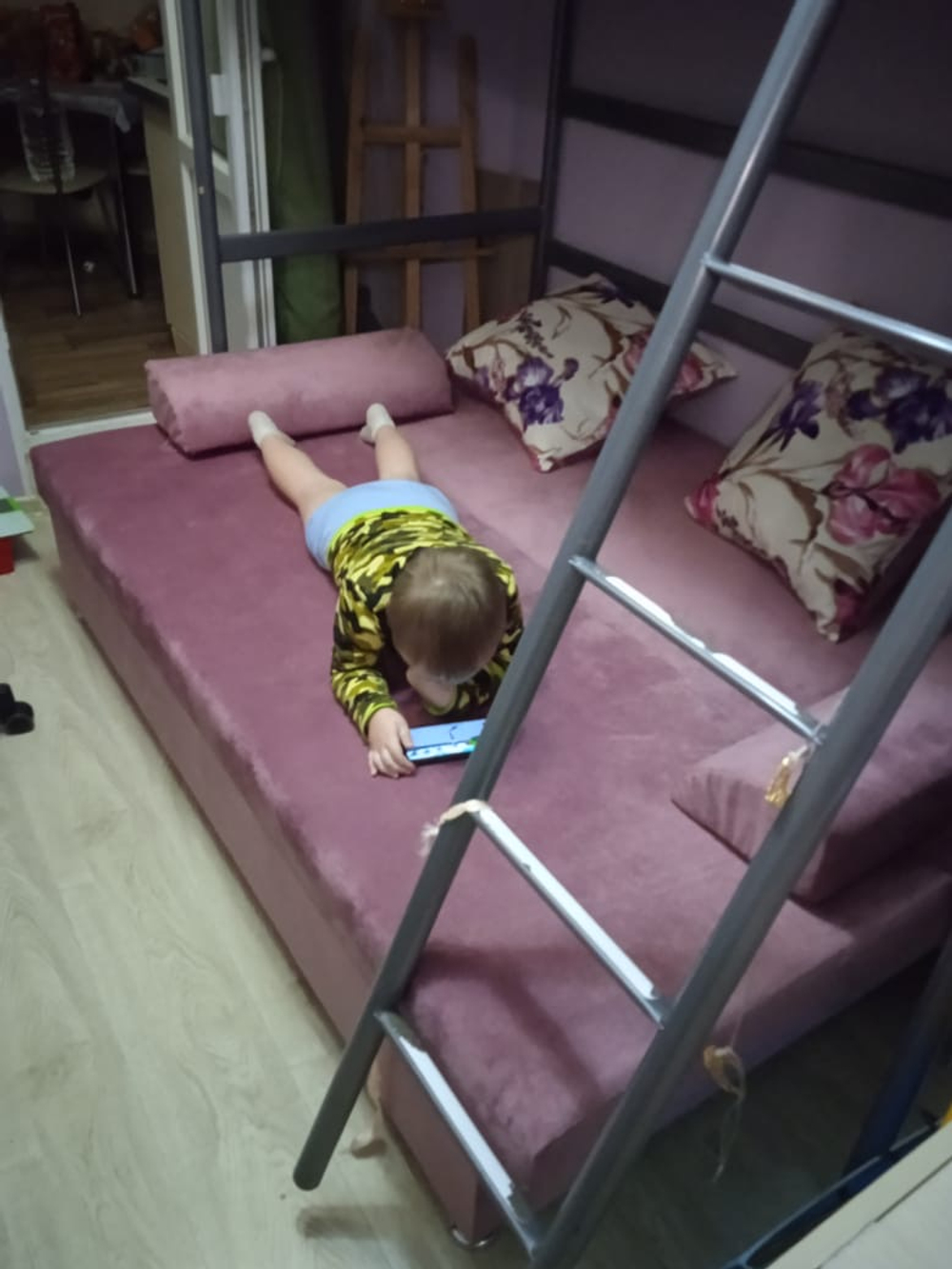 Двухъярусная кровать с диваном