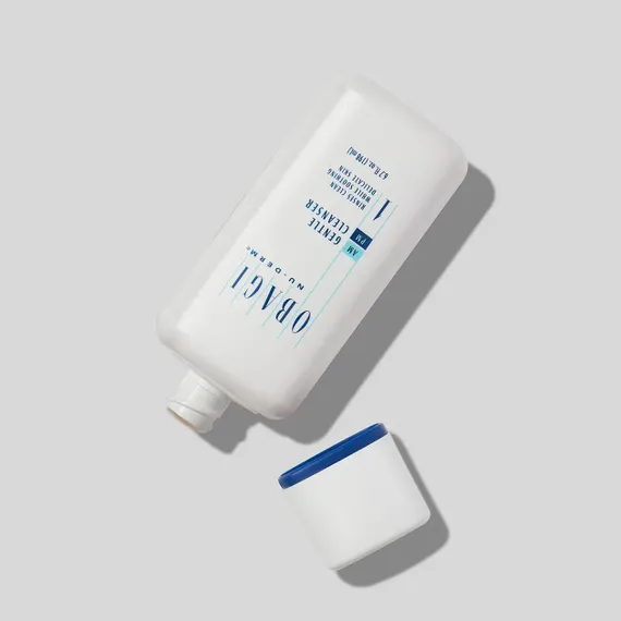 Мягкий очищающий гель для чувствительной и сухой кожи