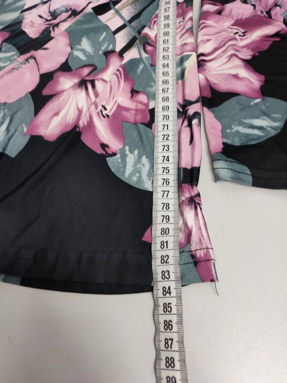 Платье красивое с цветочным притом 46 размер, новое