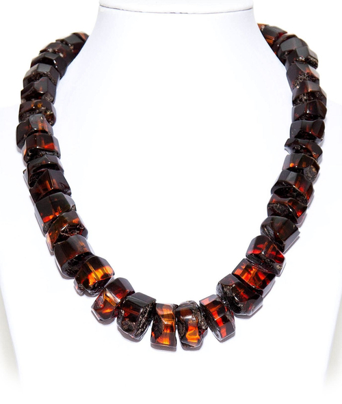 Бусы из янтаря натуральные, длина 52 см, размер бусин в диаметре 2,5 см, ширина до 1,5 см, вес 100 г.