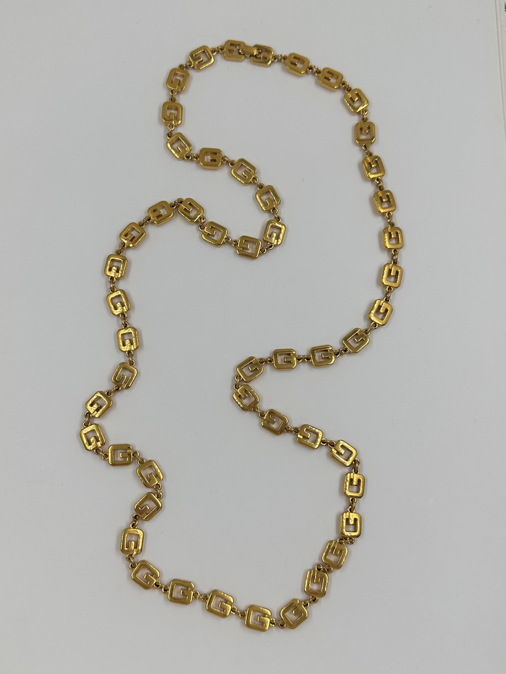 Цепь лого Givenchy