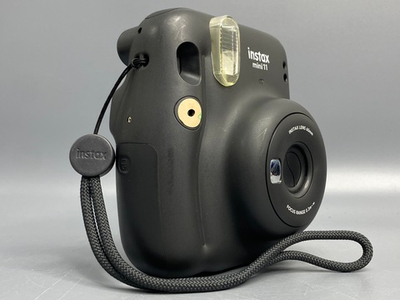 FujiFilm Instax Mini 11