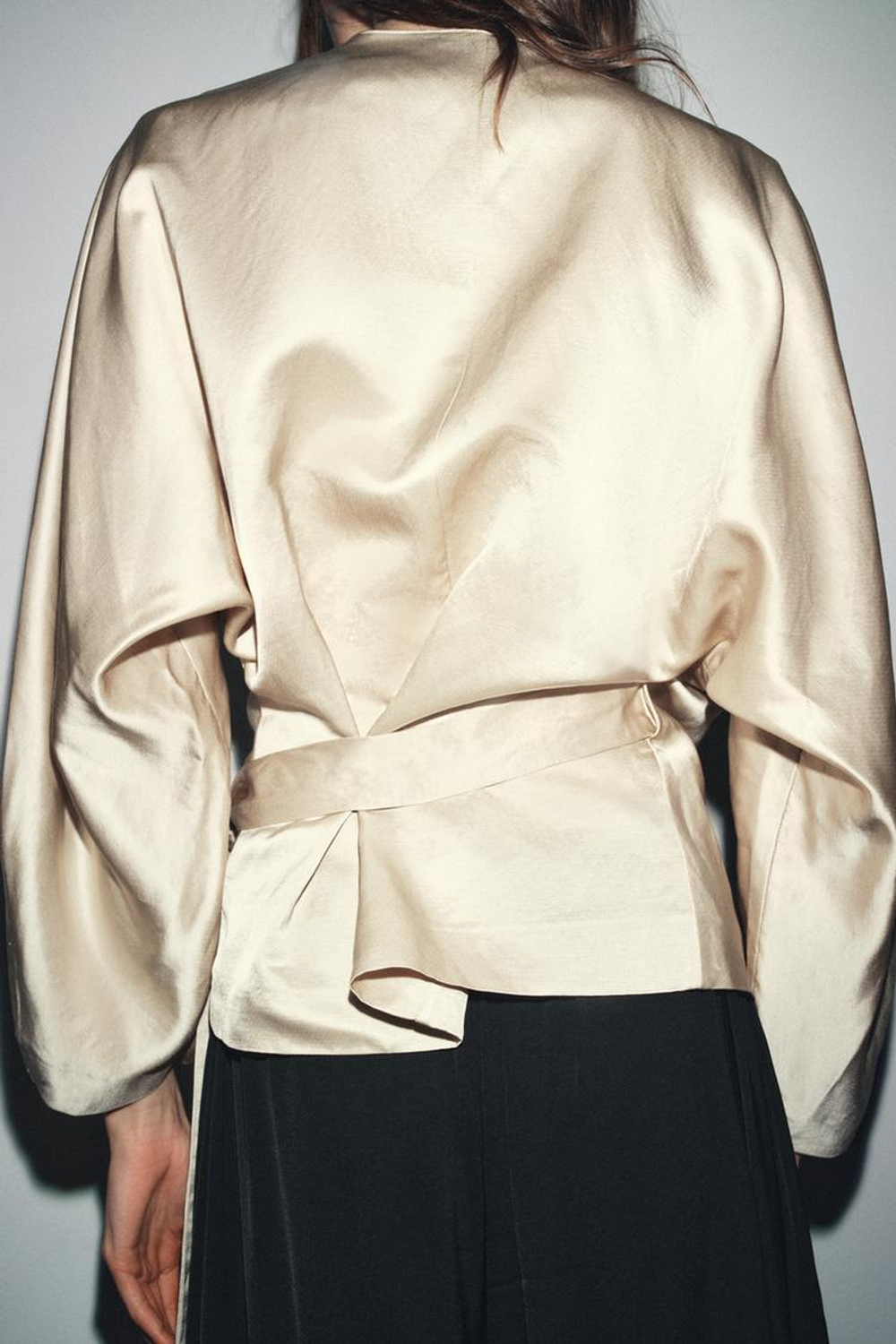 ZARA БЛУЗА С ЗАПАХОМ И ЗАВЯЗКАМИ ИЗ ЛЬНА ZW COLLECTION, БЕЖЕВЫЙ