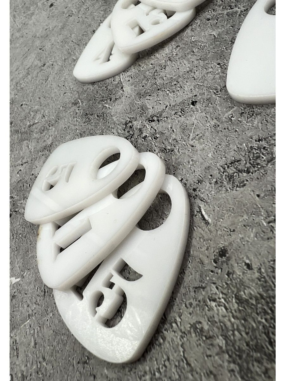 Номерки для гардероба прорезные