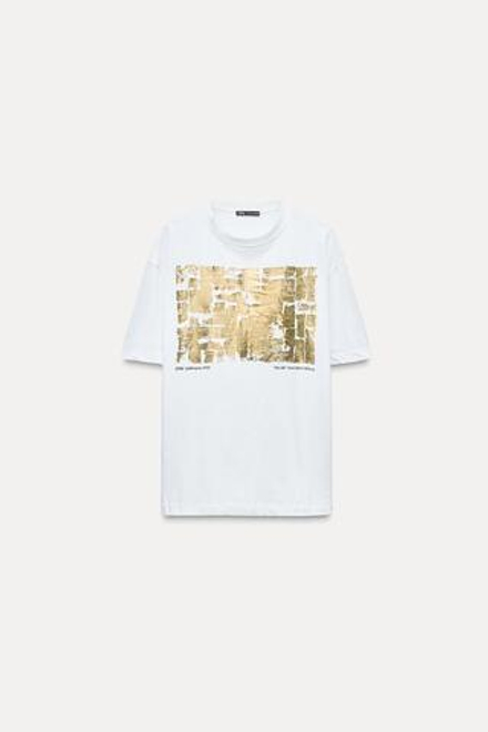 ZARA ФУТБОЛКА С ПРИНТОМ С МЕТАЛЛИЧЕСКИМ БЛЕСКОМ, ЗОЛОТОЙ