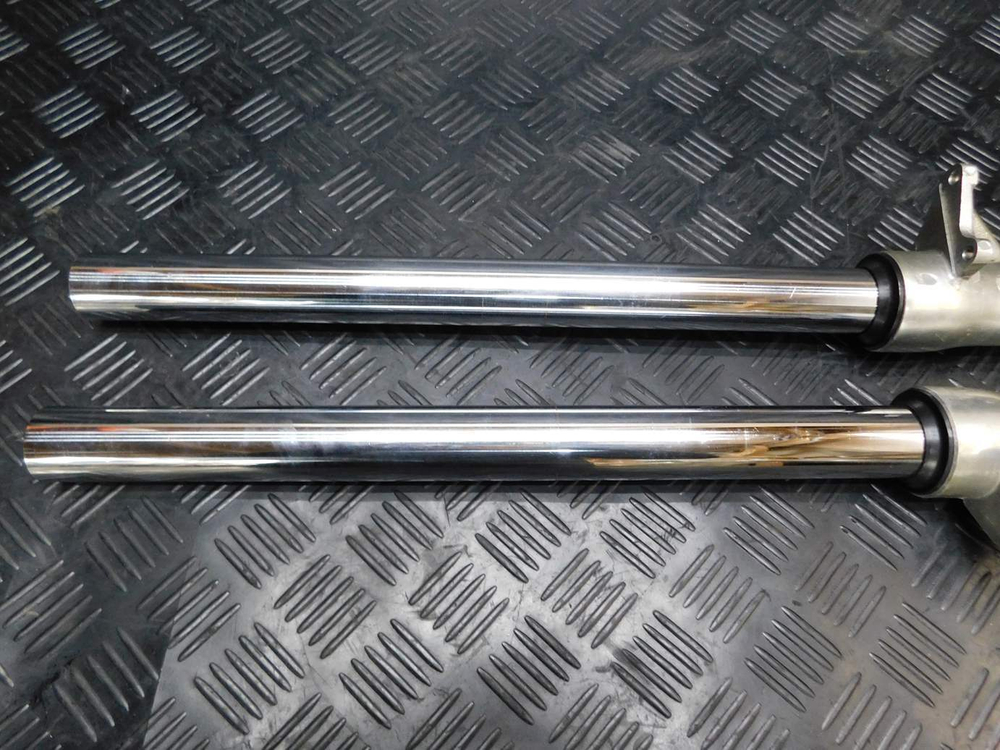Перья вилки Yamaha FZX750 3XF.