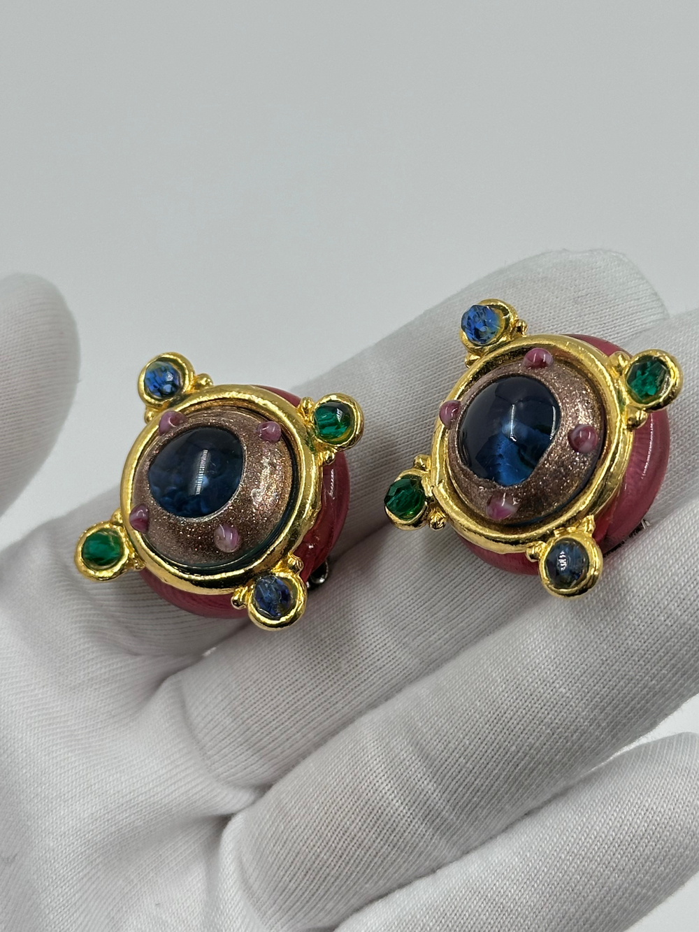 Клипсы с разноцветными вставками