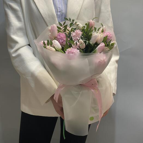 Ароматный букет из гиацинтов и нежных тюльпанов. Авторский букет 026 Chalet Green