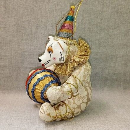 Ёлочная игрушка Медвежонок в колпаке с шаром