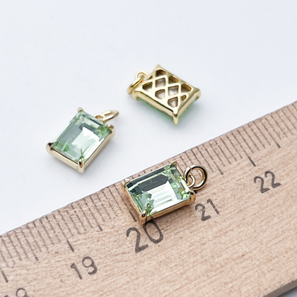 Подвеска Прямоугольник, цвет золото + зеленый, размер 10*7 мм, цена за 1 шт