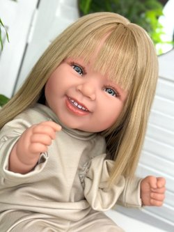 Кукла Manolo Dolls виниловая SARA 47см (7400)