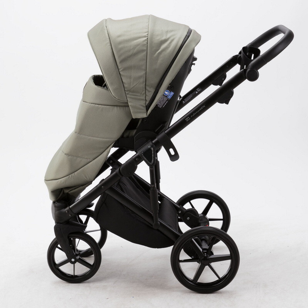 Детская коляска Adamex Marco 2 в 1 GA14 (Т. ЗЕЛ. РОГОЖКА+ Т.ЗЕЛ. ПЕРЛ КОЖ. ОТДЕЛКА)