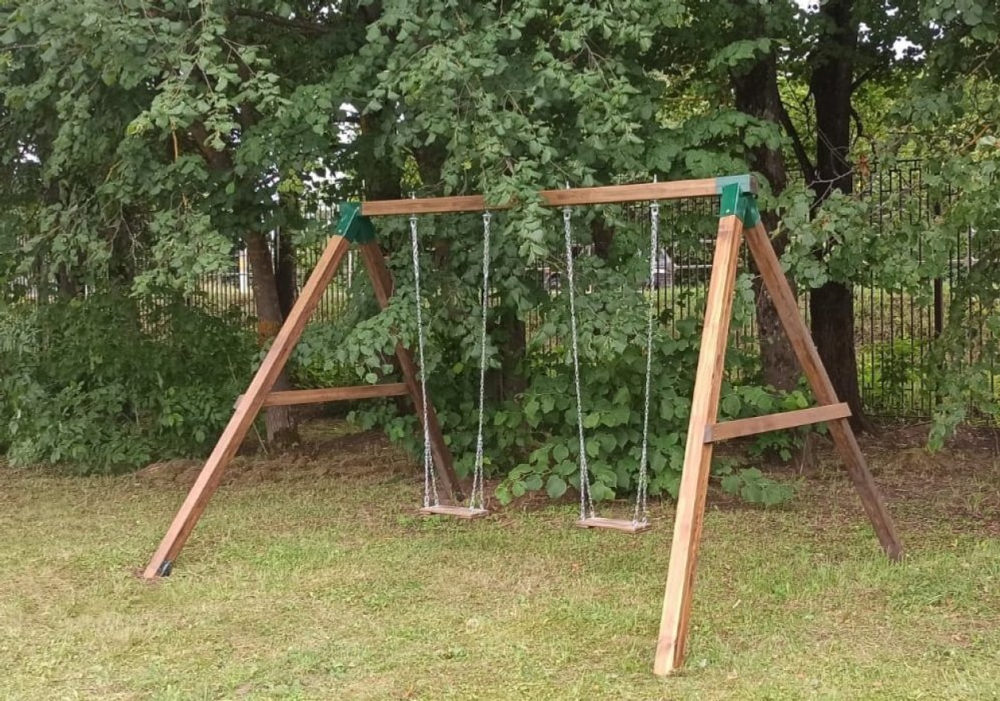 Качели деревянные