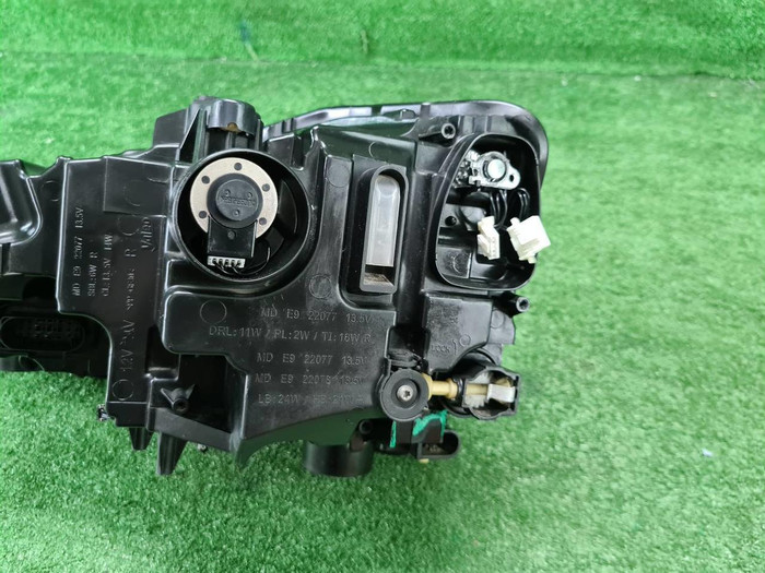 Фара правая Skoda Rapid 2 (2020-н.в.) LED