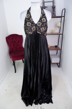 Платье вечернее красивое, визуально на 46 размер, новое