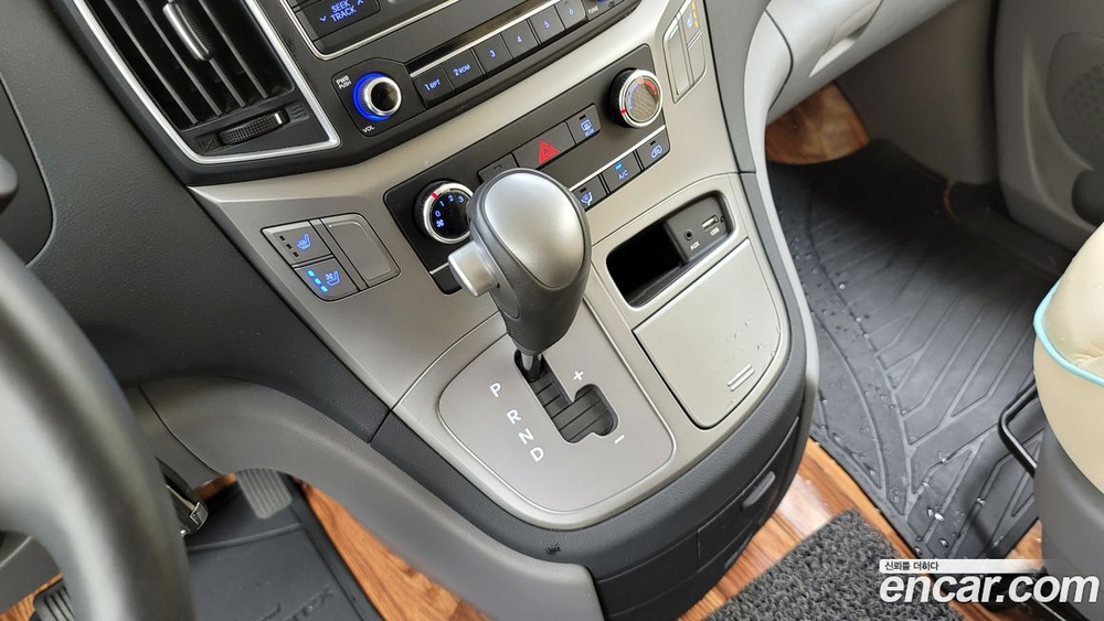 Hyundai The New Grand Starex 캠핑카 (12.2019)