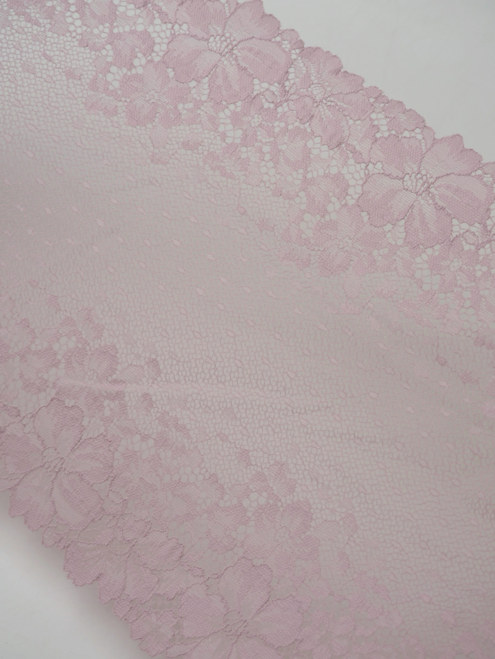 Эластичное кружево пудрово-лиловое ширина 22.5 см