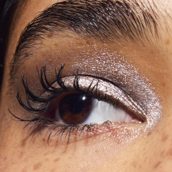 MAC Cosmetics Dazzleshadow Eyeshadow Stick - Тушь для ресниц в кремовой текстуре в стике оттенок Demure Diamonds, 1 g