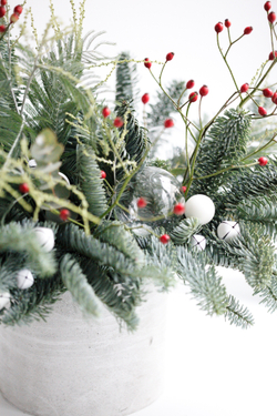 Новогодняя композиция в бетонном кашпо № 2