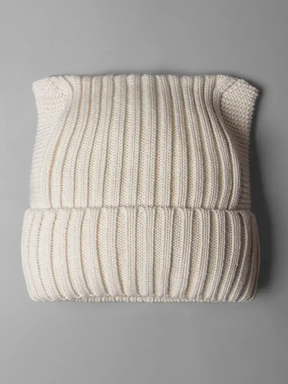 Шапка вязаная с ушками женская на осень